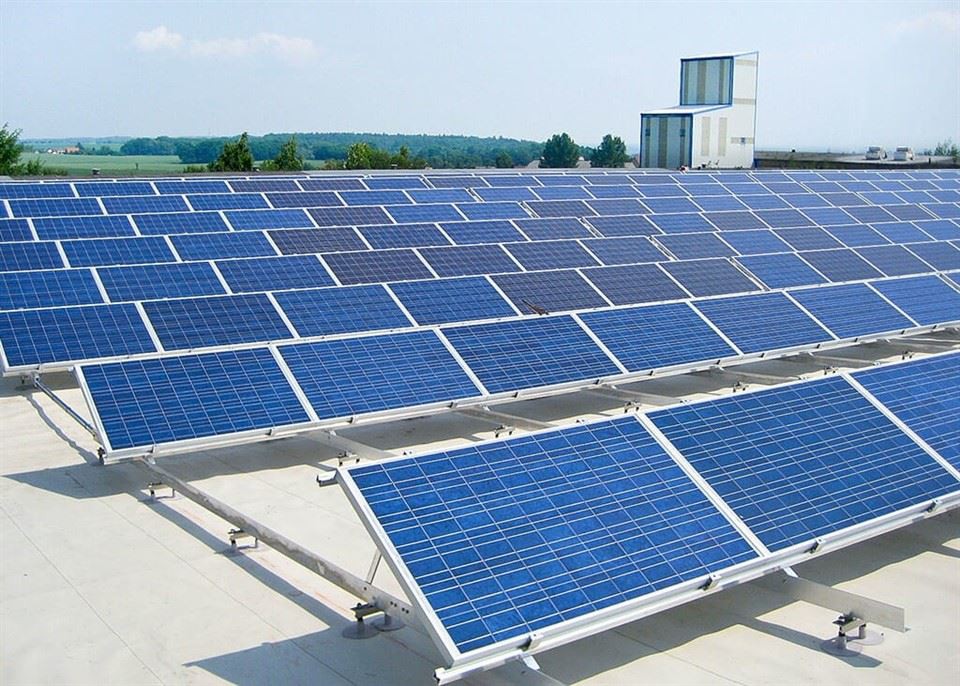 Zonnepaneelmontage plat dak