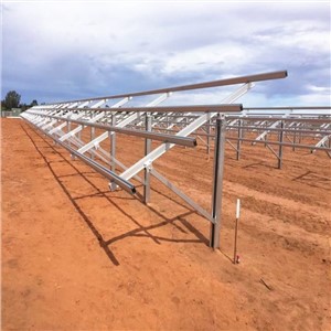 Enkelpolige grondmontage op zonne-energie